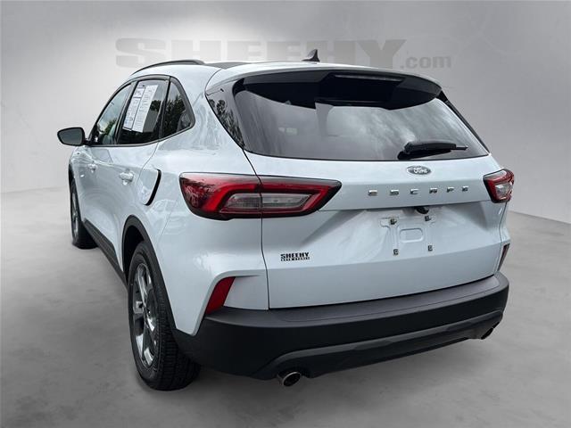 Used 2025  Ford  image 15