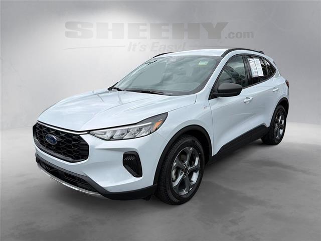 Used 2025  Ford  image 17