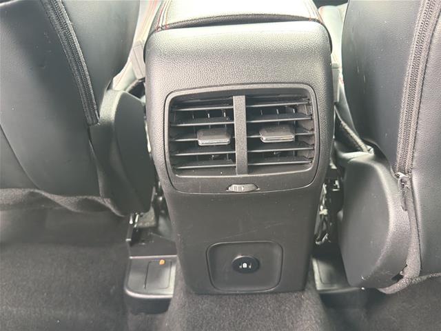 Used 2025  Ford  image 22
