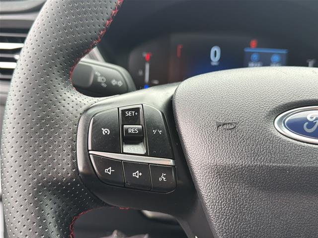 Used 2025  Ford  image 23