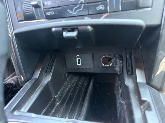 Used 2017 Shadow Black Ford  image 23