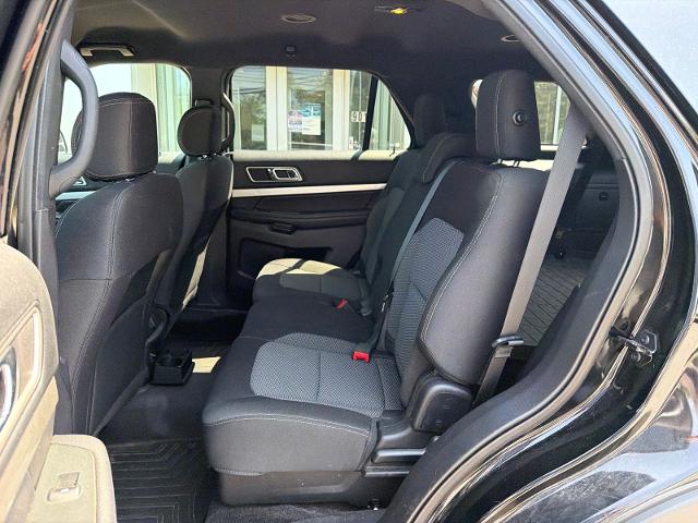 Used 2017 Shadow Black Ford  image 7