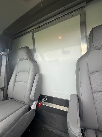 New 2027 Oxford White Ford DRW image 30