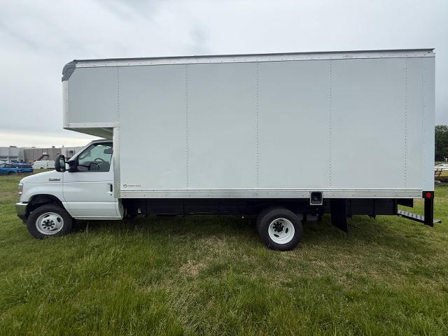 New 2027 Oxford White Ford DRW image 33