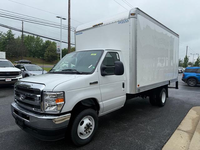 New 2027 Oxford White Ford DRW image 20