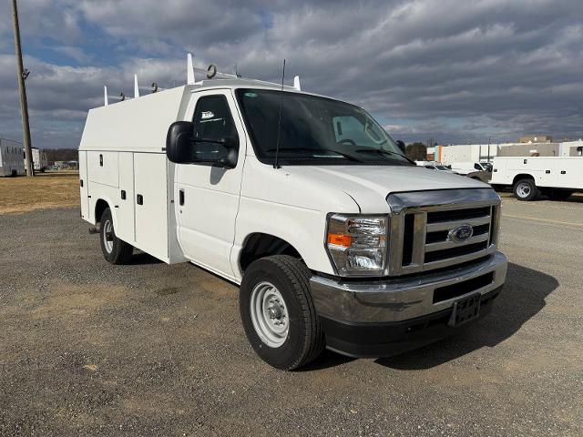 New 2025 Oxford White Ford  image 2