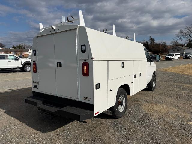 New 2025 Oxford White Ford  image 3