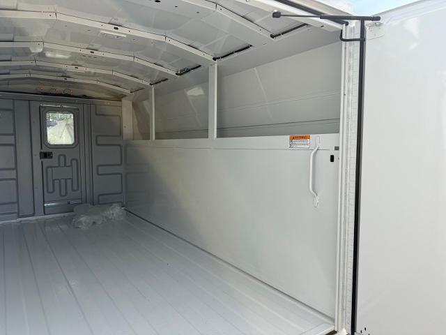 New 2025 Oxford White Ford  image 7