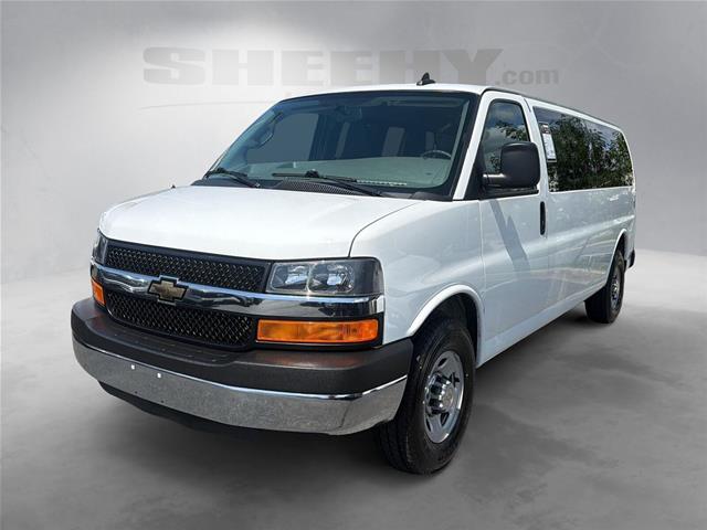 Used 2016 Summit White Chevrolet  image 11