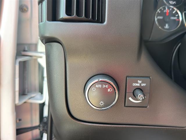Used 2016 Summit White Chevrolet  image 14