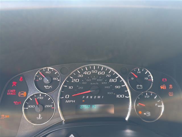 Used 2016 Summit White Chevrolet  image 5