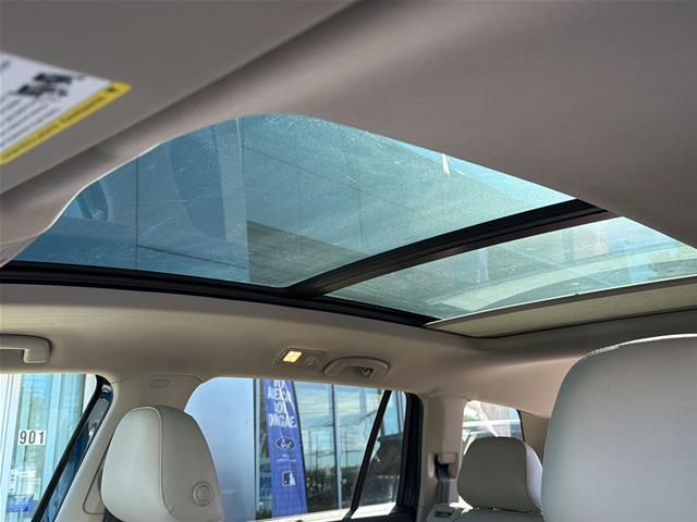 Used 2019 Tourmaline Blue Metallic Volkswagen  image 11