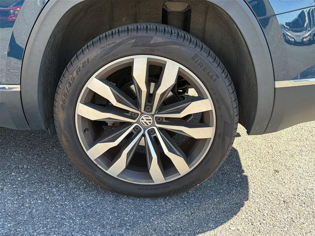 Used 2019 Tourmaline Blue Metallic Volkswagen  image 12