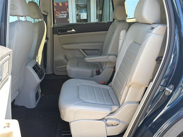 Used 2019 Tourmaline Blue Metallic Volkswagen  image 2
