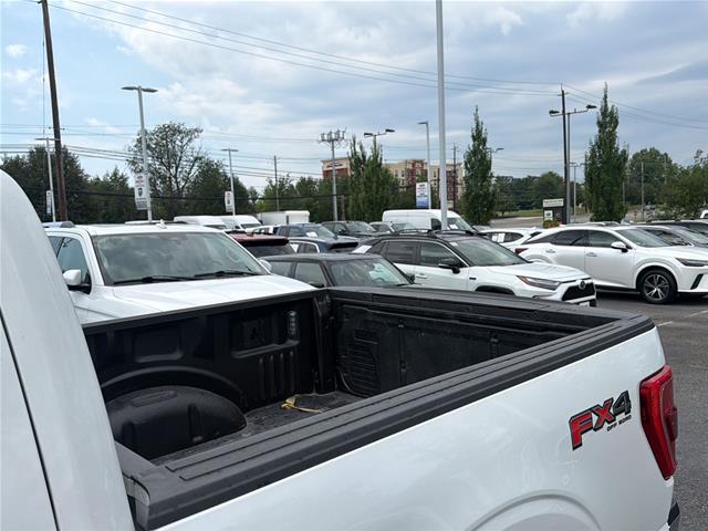 Certified Used 2023 Oxford White Ford  image 20