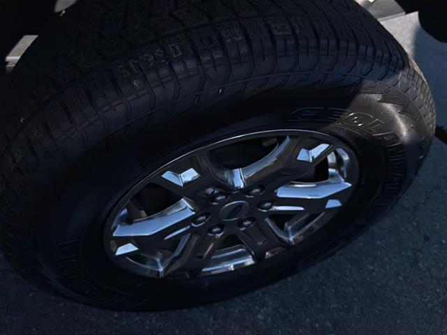 Certified Used 2023 Oxford White Ford  image 25