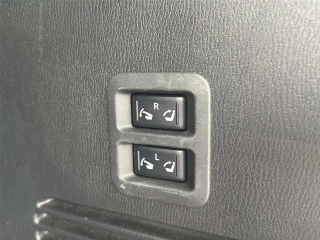 Used 2022 Champagne Quartz INFINITI  image 18