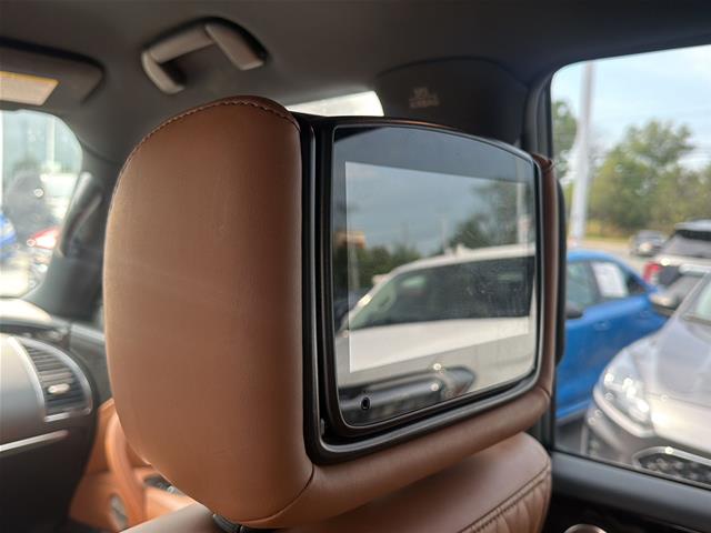 Used 2022 Champagne Quartz INFINITI  image 3