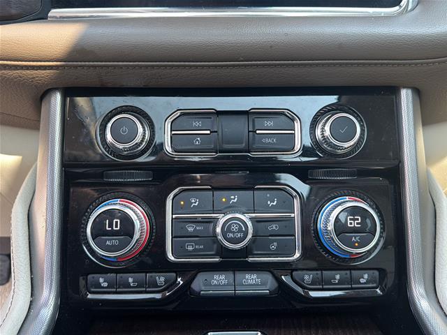 Used 2023 White Frost Tri-Coat GMC  image 14
