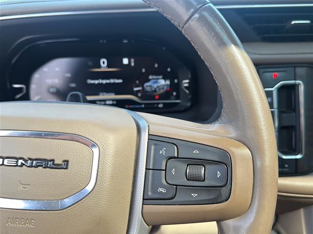 Used 2023 White Frost Tri-Coat GMC  image 16