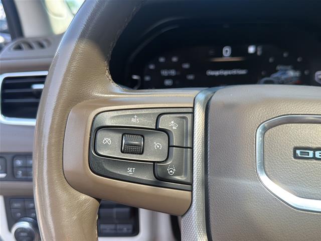 Used 2023 White Frost Tri-Coat GMC  image 17