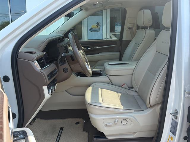Used 2023 White Frost Tri-Coat GMC  image 20