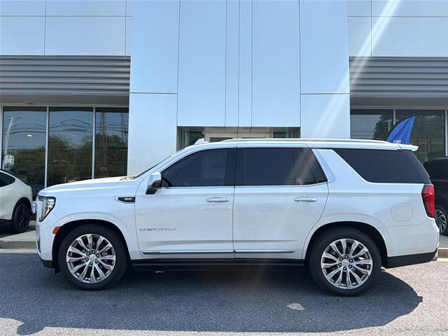 Used 2023 White Frost Tri-Coat GMC  image 5