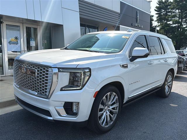 Used 2023 White Frost Tri-Coat GMC  image 6