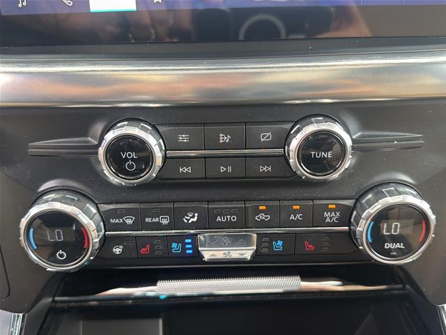 Used 2021 Star White Ford  image 21
