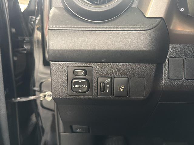 Used 2018 Black Toyota  image 19