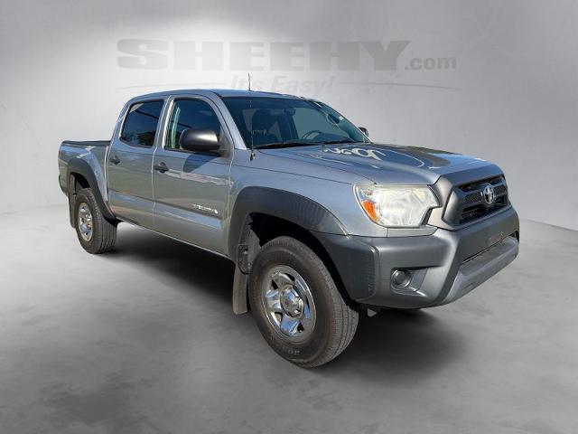 Used 2014 Silver Sky Metallic Toyota  image 2