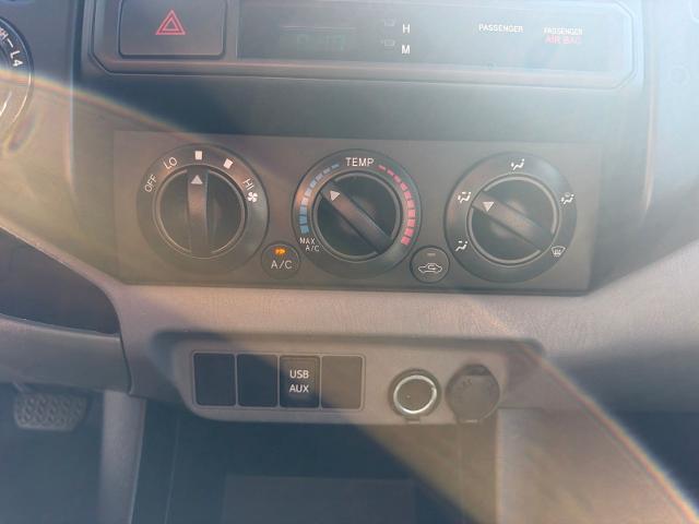 Used 2014 Silver Sky Metallic Toyota  image 20