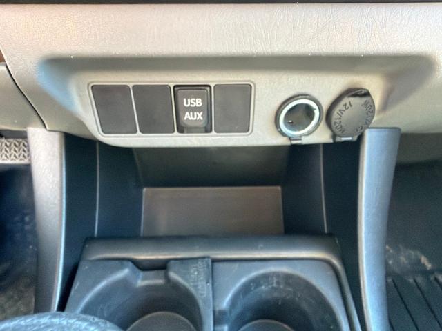 Used 2014 Silver Sky Metallic Toyota  image 21