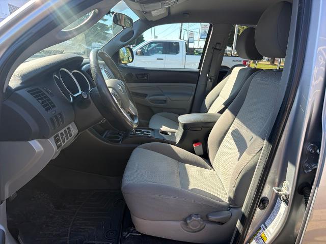 Used 2014 Silver Sky Metallic Toyota  image 9