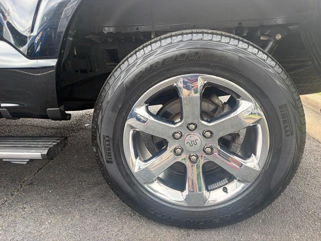Used 2023 Black Metallic Ford  image 29