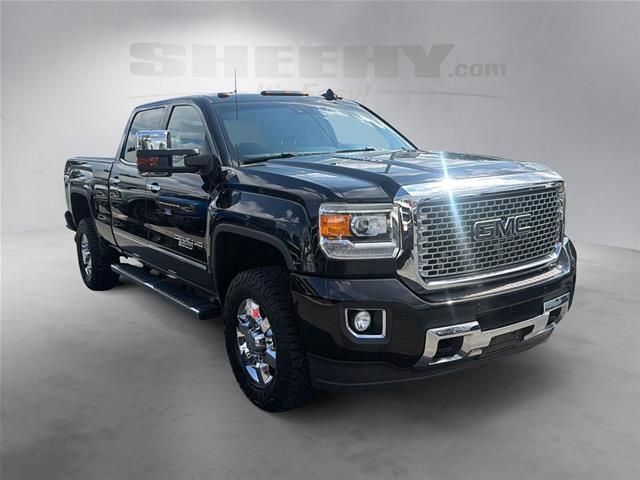 Used 2016 Onyx Black GMC  image 2