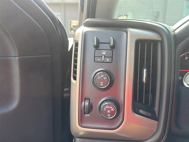 Used 2016 Onyx Black GMC  image 21