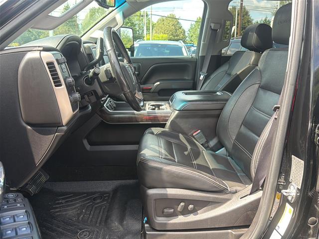 Used 2016 Onyx Black GMC  image 8