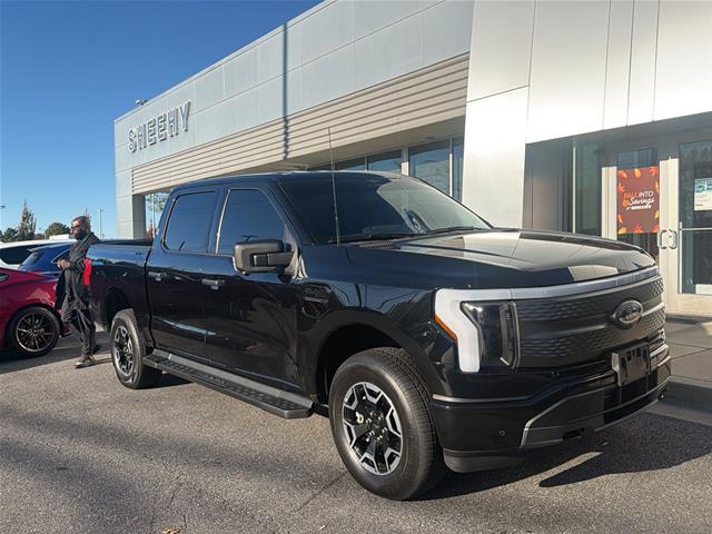 2023 Ford F-150 Lightning XLT