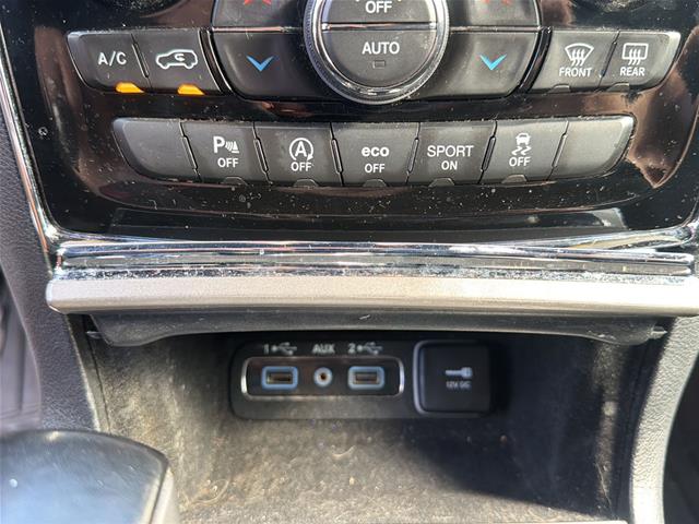 Used 2020 Granite Crystal Clearcoat Metallic Jeep  image 11