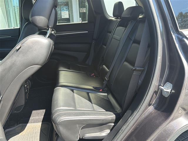 Used 2020 Granite Crystal Clearcoat Metallic Jeep  image 6