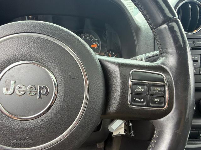 Used 2016 Crystal Metallic Jeep  image 17