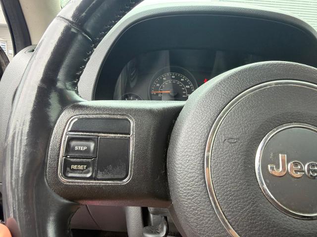 Used 2016 Crystal Metallic Jeep  image 18