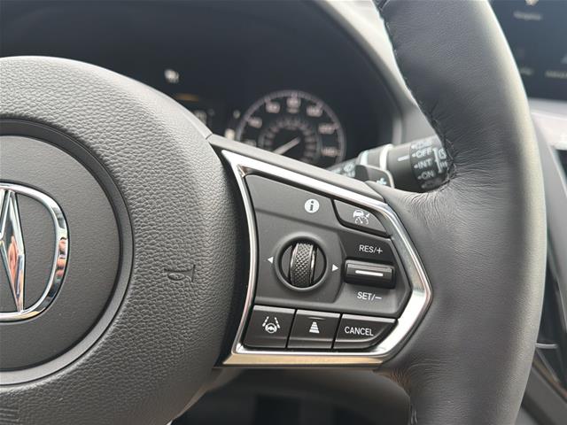 Used 2025 Platinum White Pearl Acura  image 18