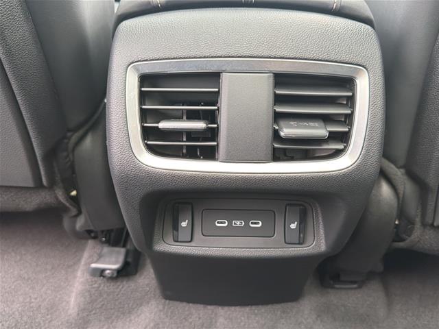 Used 2025 Platinum White Pearl Acura  image 24