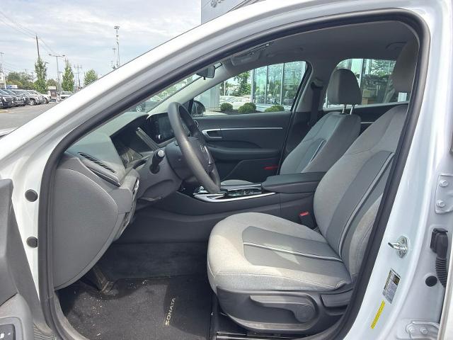 Used 2020 Quartz White Hyundai  image 21