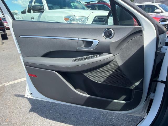 Used 2020 Quartz White Hyundai  image 23