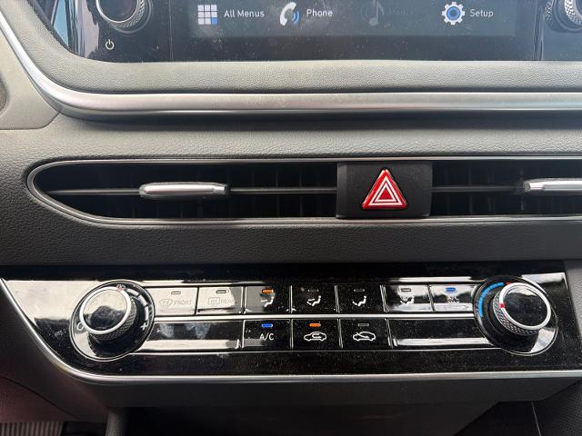 Used 2020 Quartz White Hyundai  image 26