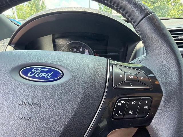 Used 2018 White Platinum Clearcoat Metallic Ford  image 17