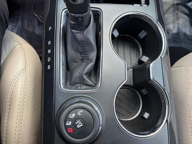 Used 2018 White Platinum Clearcoat Metallic Ford  image 18